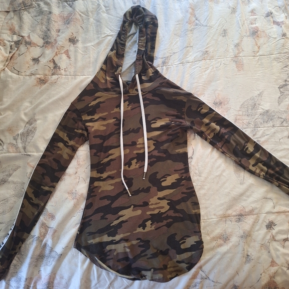 Rue21 Tops - RUE 21| WOMEN'S LONG SLEEVE CAMO TOP SIZE XS